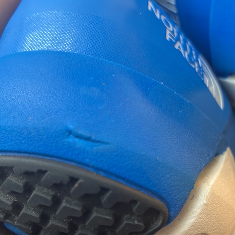 The North Face sneakers 8.5 - Picture 10 of 12